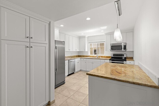 Building Photo - 4028 Mahaila Ave