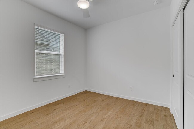 Building Photo - 8438 Bay Rdg Cir