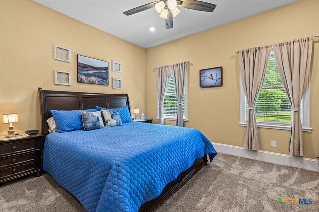 Building Photo - 1605 Alta Vista Loop