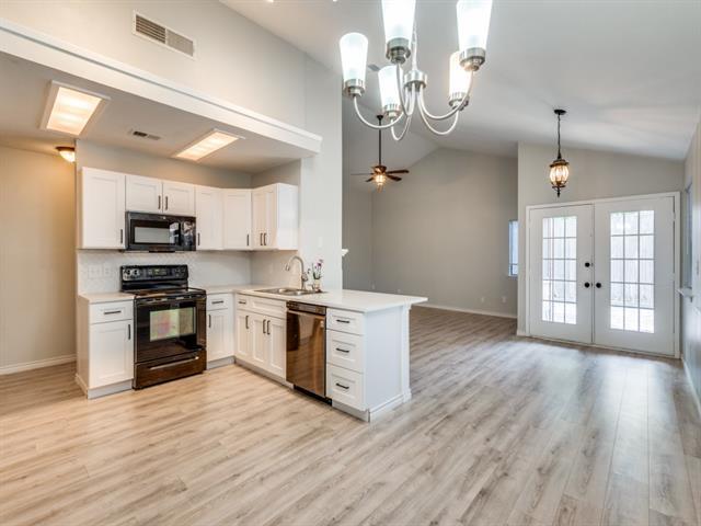 Building Photo - 3220 Cliffview Dr