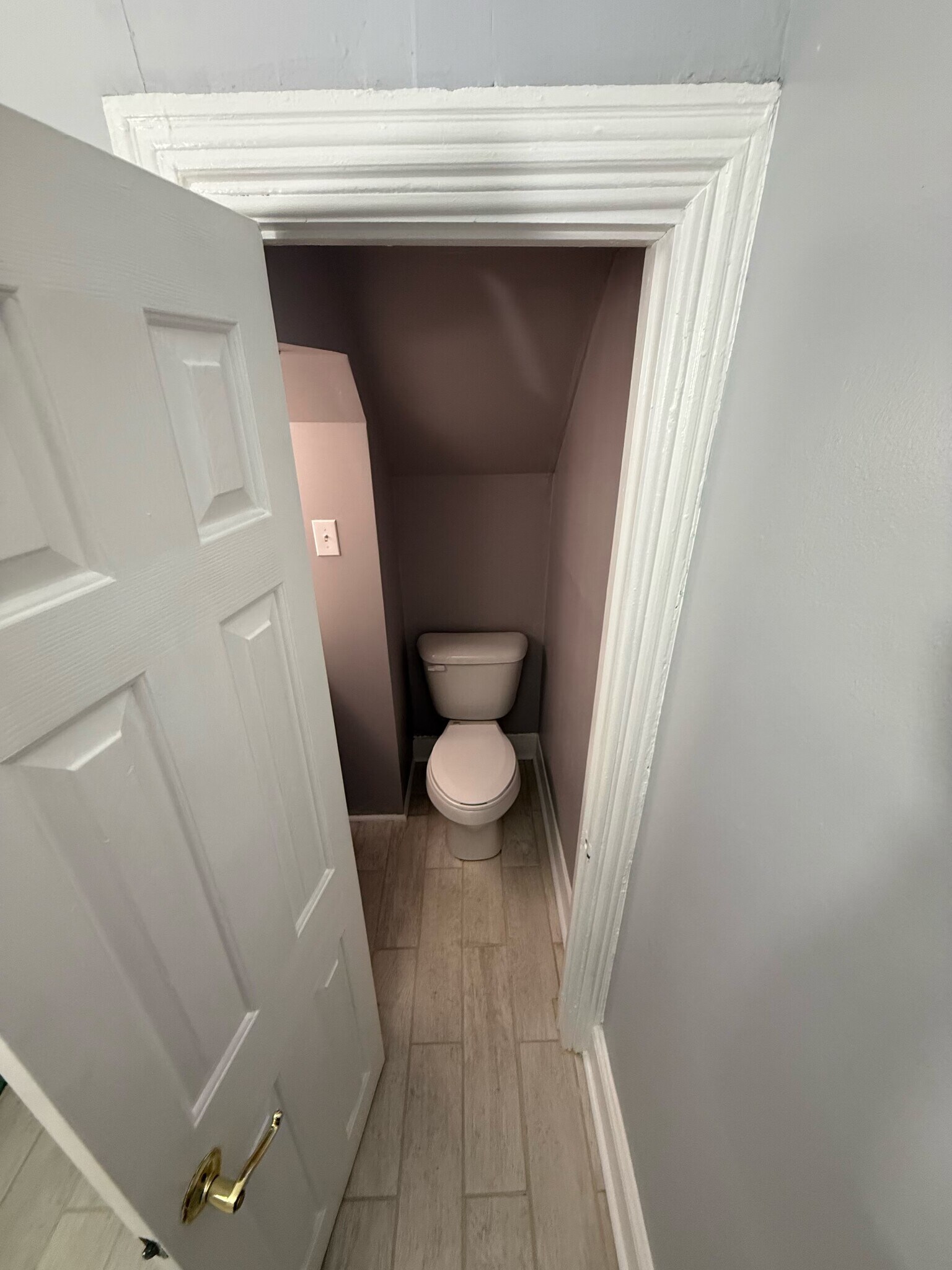 powder room - 803 N DuPont St