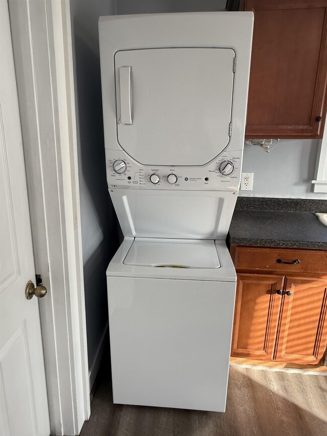 Building Photo - 3 Broadway