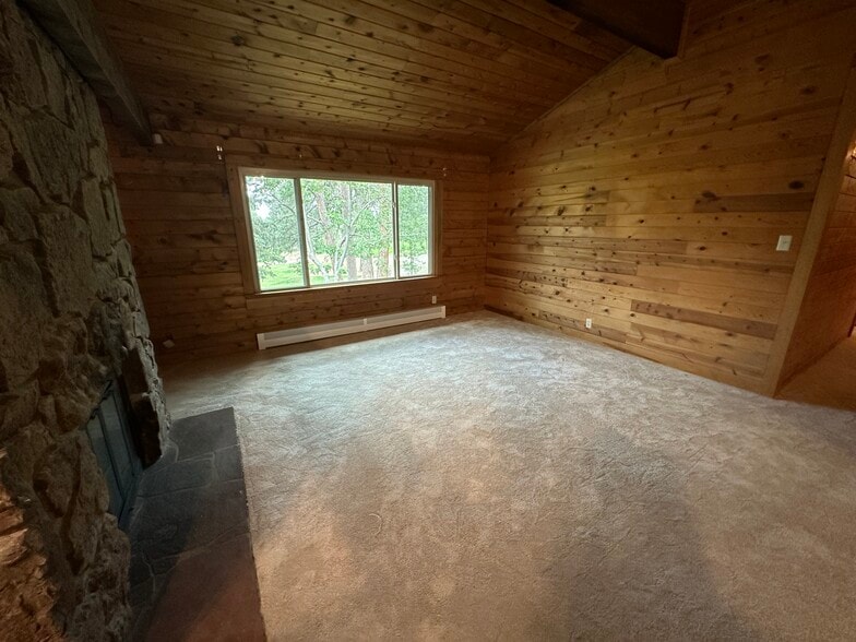 Building Photo - 615 Congressional Dr