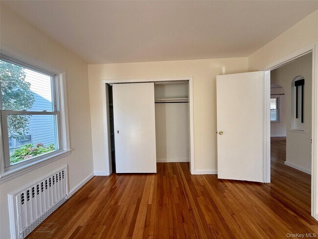 Building Photo - 518 W Olive St