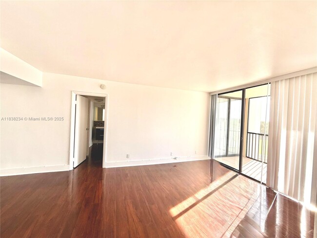 Building Photo - 20335 W Country Club Dr