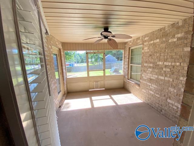 Building Photo - 109 Oak Shade Dr