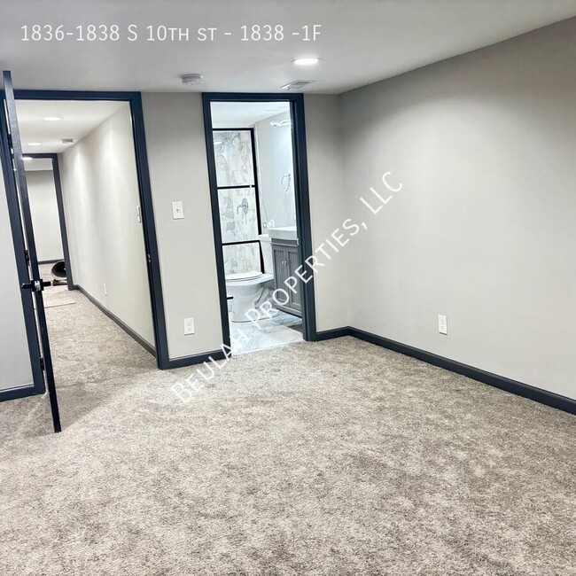 Building Photo - Bright Soulard 2bd/2bath Townhouse (baseme...