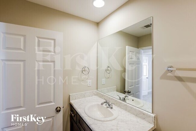 Building Photo - 7221 60th Ave E