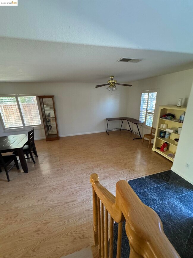 Building Photo - 4558 Mirror Ct