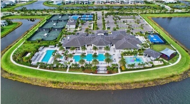 Building Photo - 17317 Santaluce Mnr