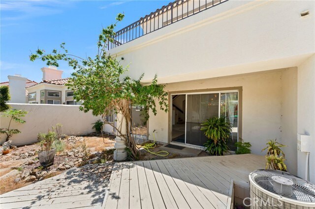 Building Photo - 12 Calle Katrina