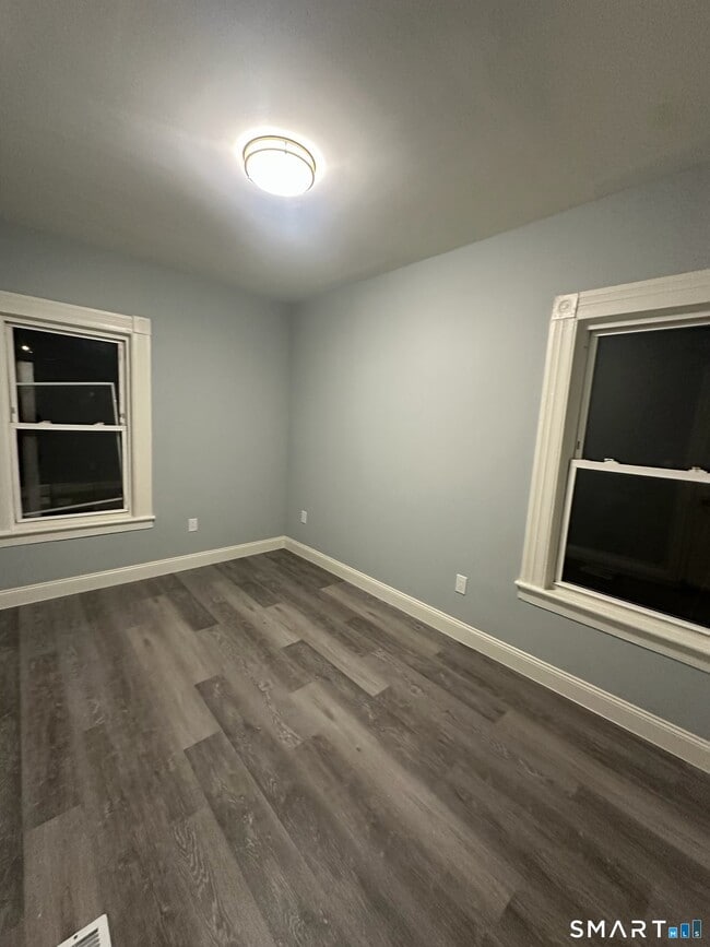 Building Photo - 268 Davenport Ave