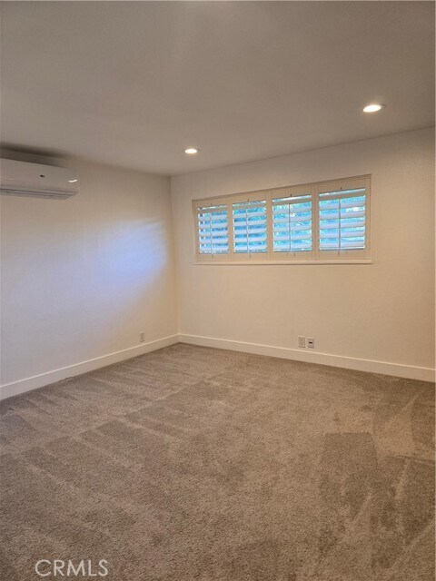 Building Photo - 112 E Olive Ave