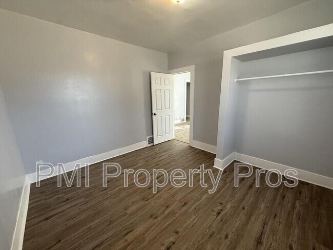 Building Photo - 3278A N 17th St