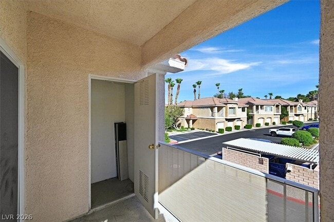Building Photo - 251 S Green Valley Pkwy