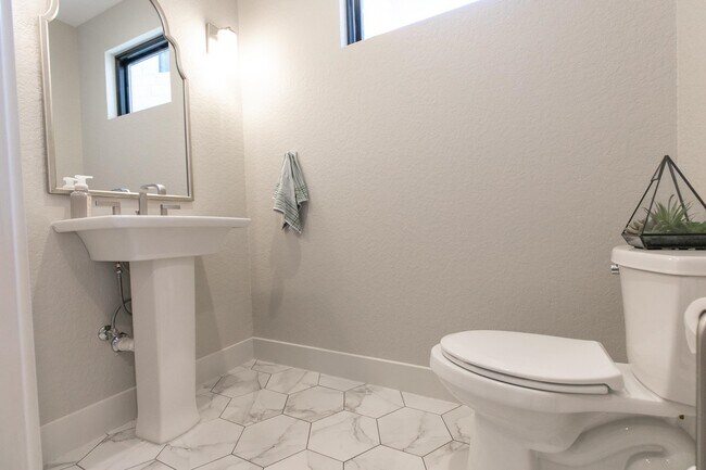 Building Photo - 209 Dalton Cir