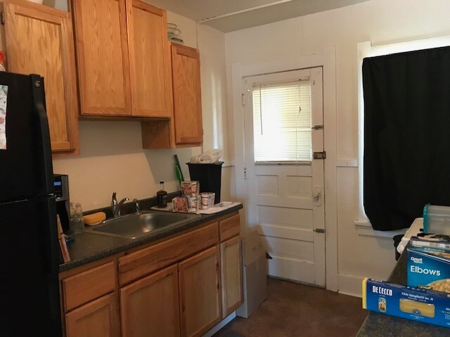 Kitchen 2 - 1118 E 1st St
