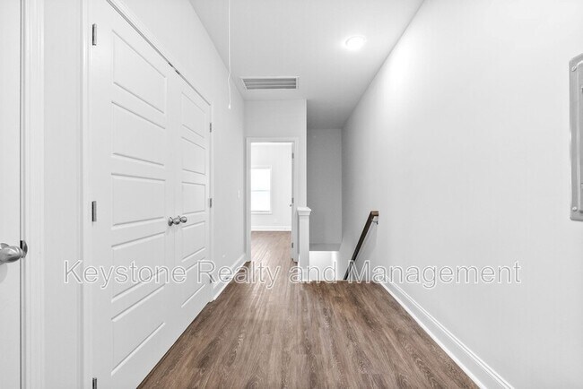 Building Photo - 750-K-101 Tracy Ln