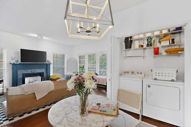 Building Photo - 5859 Frankford Rd