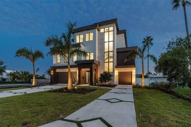 Building Photo - 3 Treasure Ln