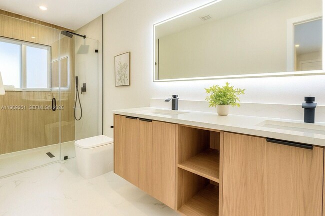 Building Photo - 3801 NE 16th Terrace