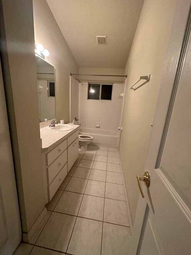 Guest bathroom - 1013 SW 75th Way