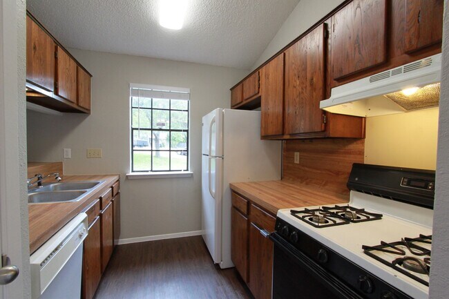 Building Photo - 11603 Poplar Cove