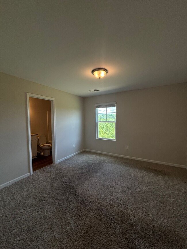 Building Photo - 125 Adger Rd