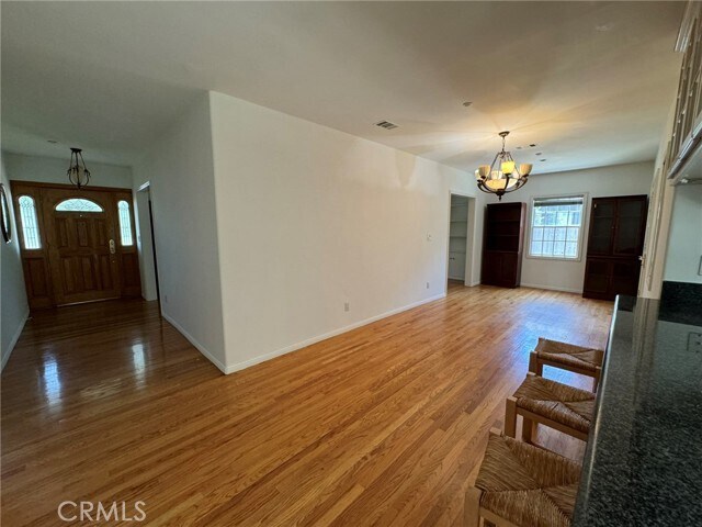 Building Photo - 405 S Old Ranch Rd