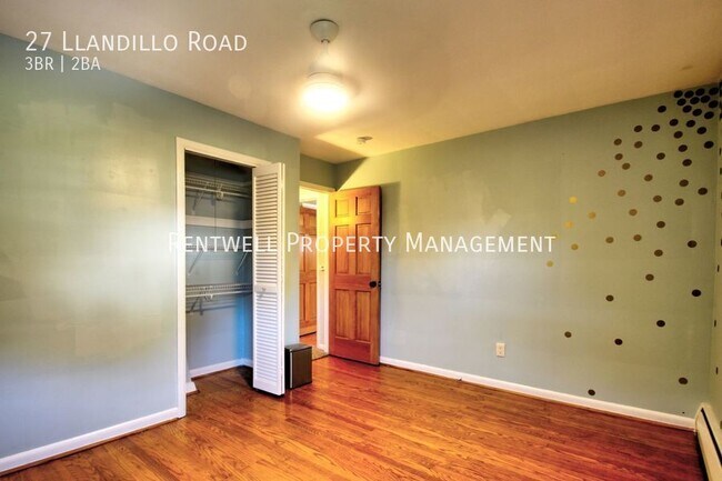 Building Photo - 27 Llandillo Rd