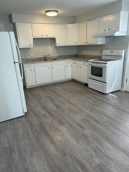 KITCHEN - 306 Pershing Ave NW