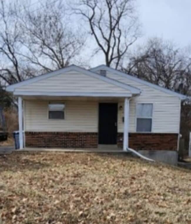 Primary Photo - 3 BED 1 BATH SINGLE FAMILY HOME!