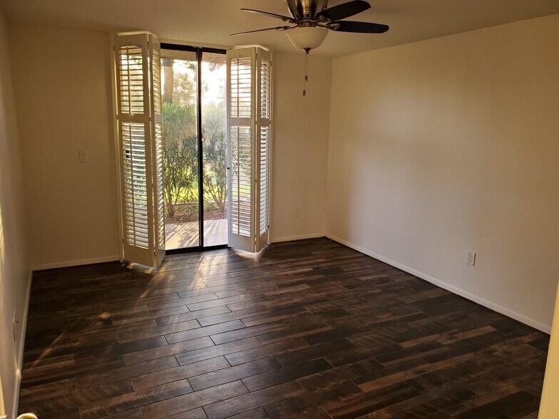 Building Photo - 5483 N 77th St