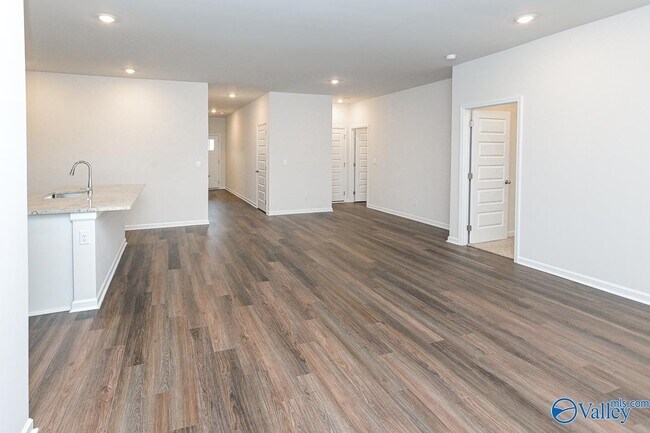 Building Photo - 231 Murphy Ln