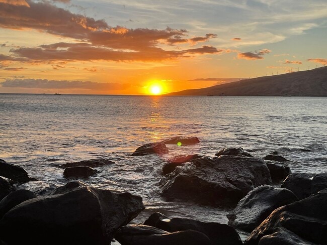 Building Photo - Kihei Villages Upper Level Furnished 2bed/1.5 bath Ocean View Condo