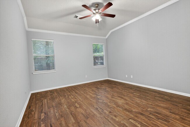Building Photo - 26 Ebony Oaks Pl