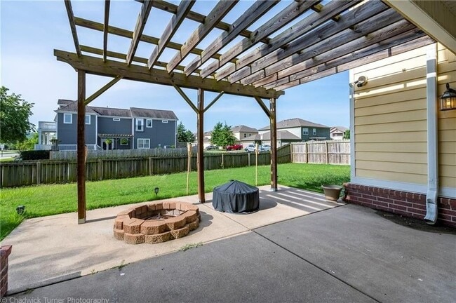 Building Photo - 671 N Rupple Rd