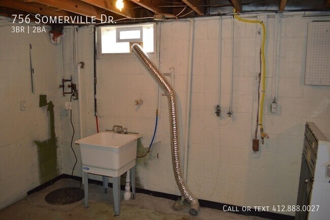 Building Photo - 756 Somerville Dr