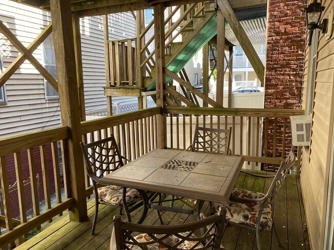 Building Photo - 56 Telegraph St