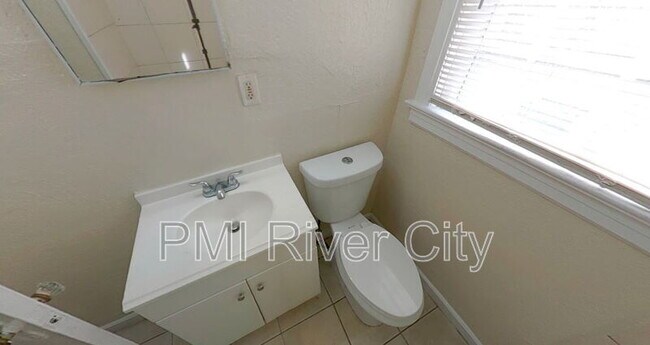 Building Photo - 8944 1st Ave