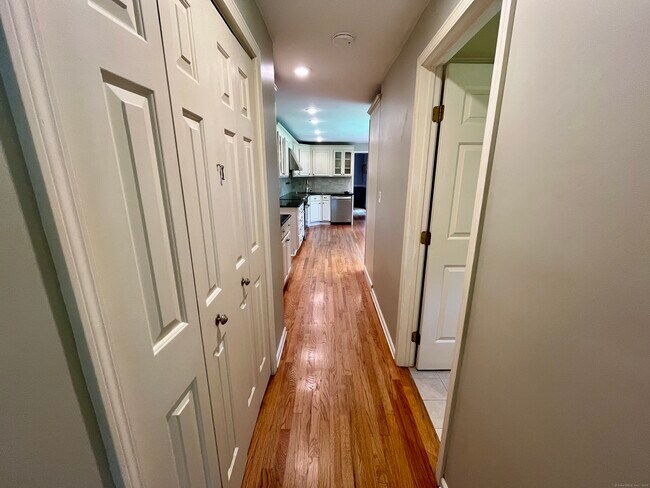 Building Photo - 25 Jade Tree Ln