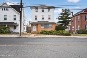 Building Photo - 472 Broadway