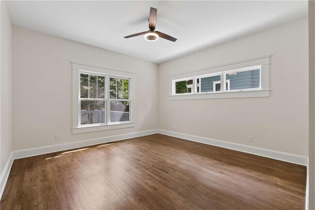 Building Photo - 1511 McLendon Ave NE