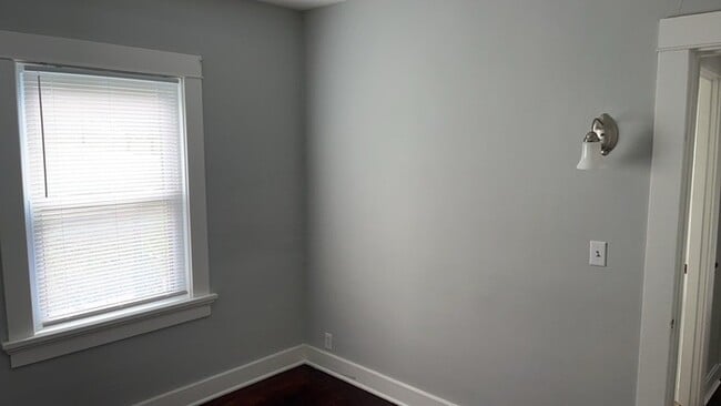 Building Photo - 1561 Sacramento Ave