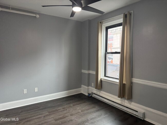 Building Photo - 5 Broadway