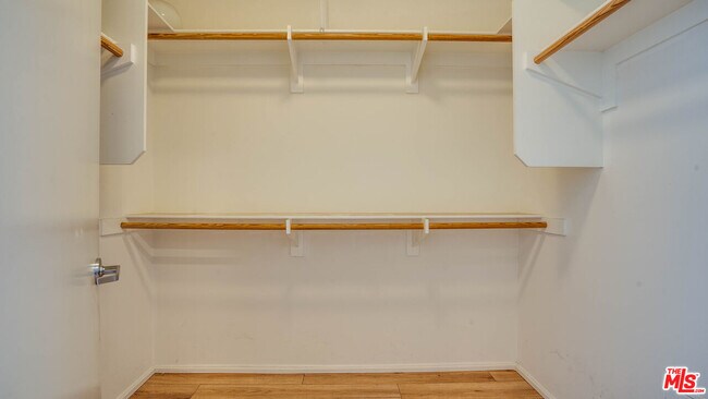 Building Photo - 3223 W 6th St