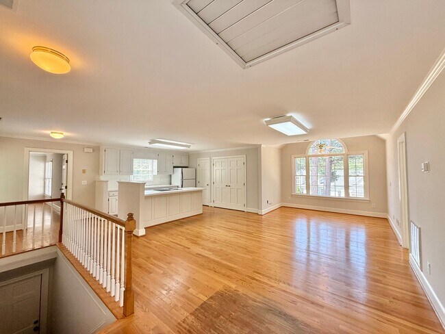 Building Photo - **OFFERING REFUNDABLE APPLICATION FEES & $250 MOVE IN PROMOTION** Incredible 5BD, 4.5BA House in ...