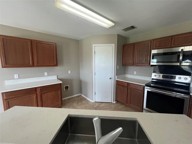 Building Photo - 12817 Chime Dr