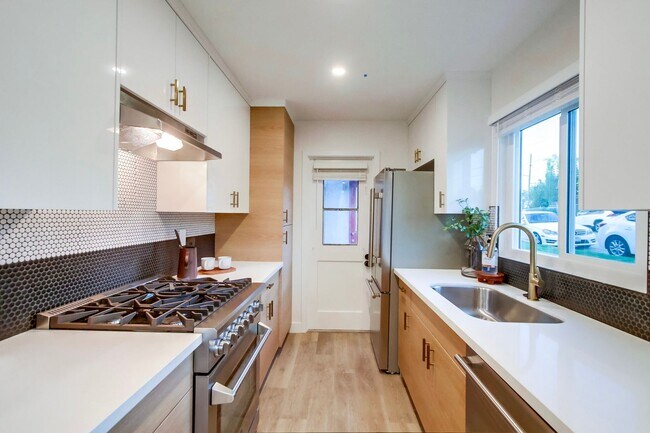 Interior Photo - The Leland I