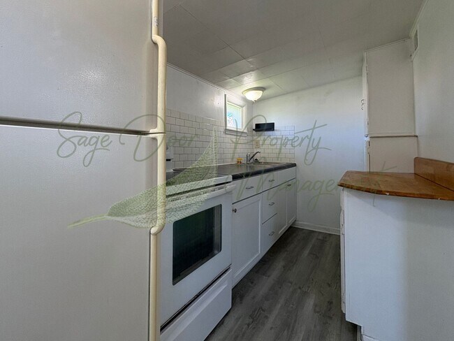 Building Photo - CHARMING STUDIO HOME!!!!